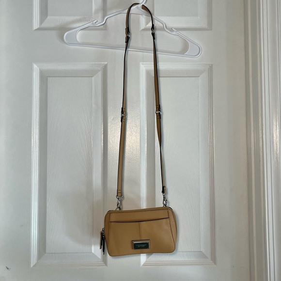 Tignanello Small Crossbody purse - Picture 4 of 7